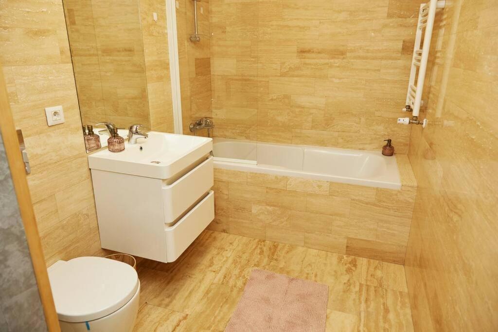 Vernescu Luxury Residence 2 Bukares Bagian luar foto