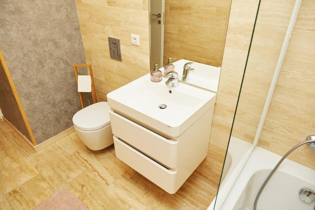 Vernescu Luxury Residence 2 Bukares Bagian luar foto