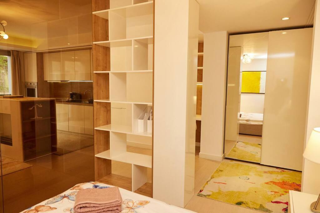 Vernescu Luxury Residence 2 Bukares Bagian luar foto